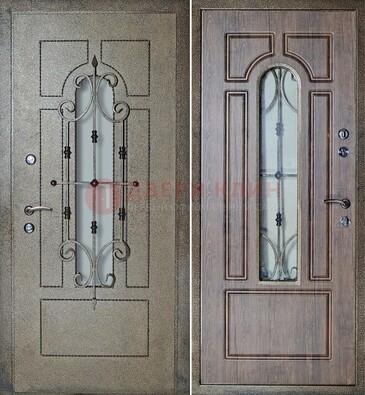 Внешняя стальная дверь со стеклом и ковкой зеленой ДСК-22 в Дмитрове